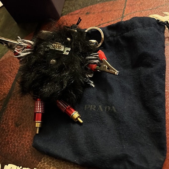 PRADA ROBOT REFUS FURRY KEYCHAIN BAG PURSE FUR KEY CHARM GIFT BOX SILVER LEATHER - Picture 16 of 16
